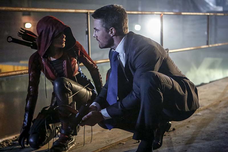 Arrow -- "Legacy" -- Image AR501c_0003b --- Pictured (L-R): Willa Holland as Speedy and Stephen Amell as Oliver Queen -- Photo: Bettina Strauss/The CW -- Ì?å© 2016 The CW Network, LLC. All Rights Reserved.